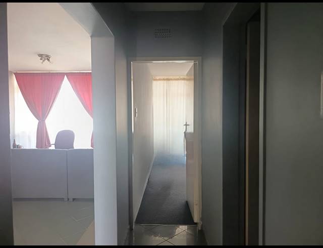 2 BEDROOM FLAT FOR SALE IN THREE RIVERS
